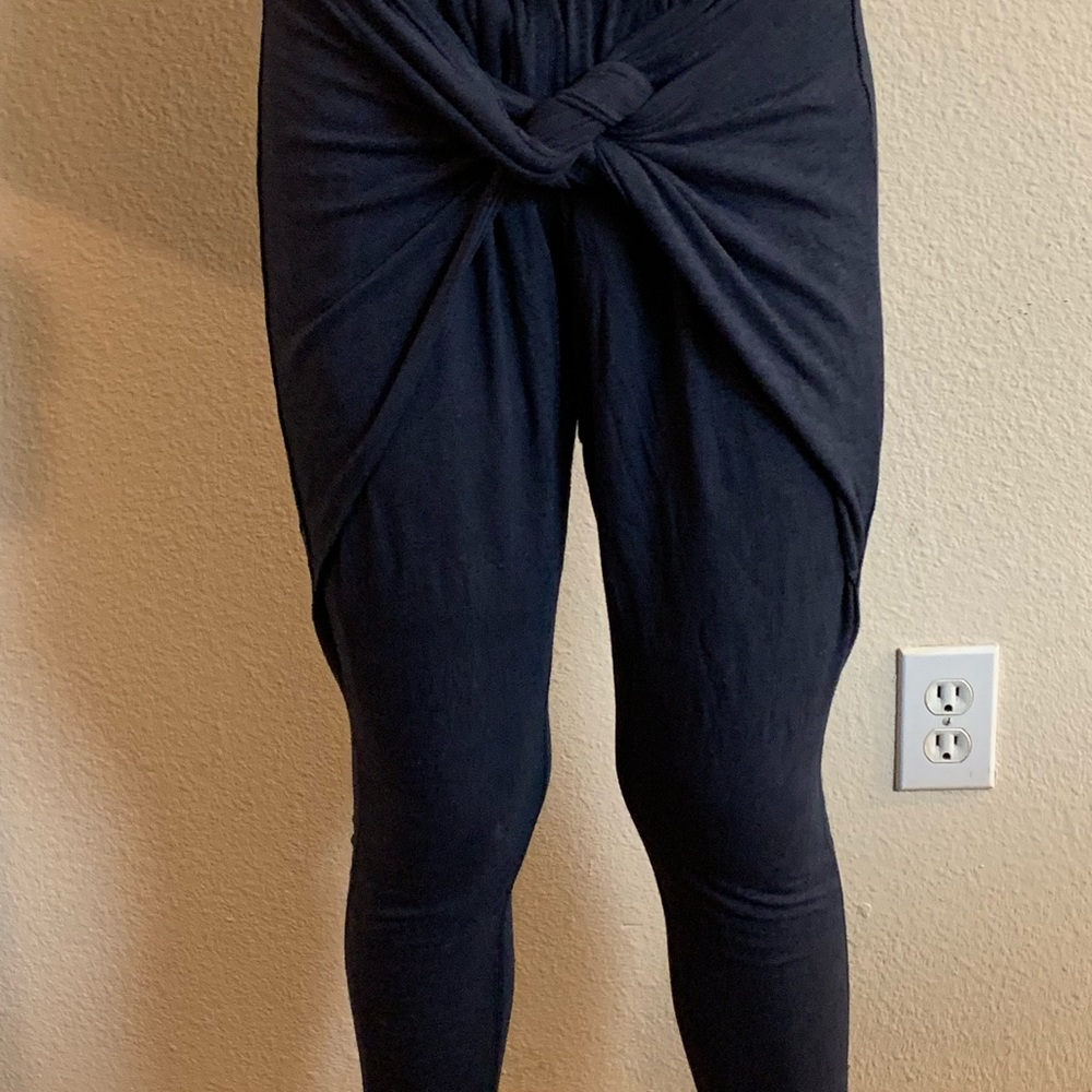 Lululemon Tie One On Pants Size 6 NWOT Dark Grey